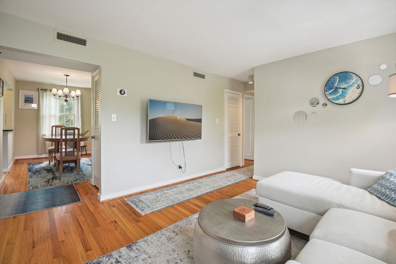 2202 Washington Ave #302 - Photo 4 of 27