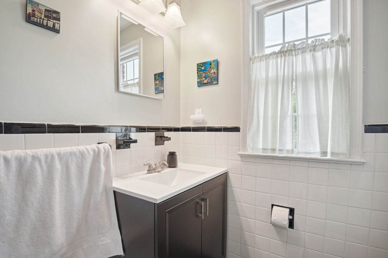 2202 Washington Ave #302 - Photo 4 of 27