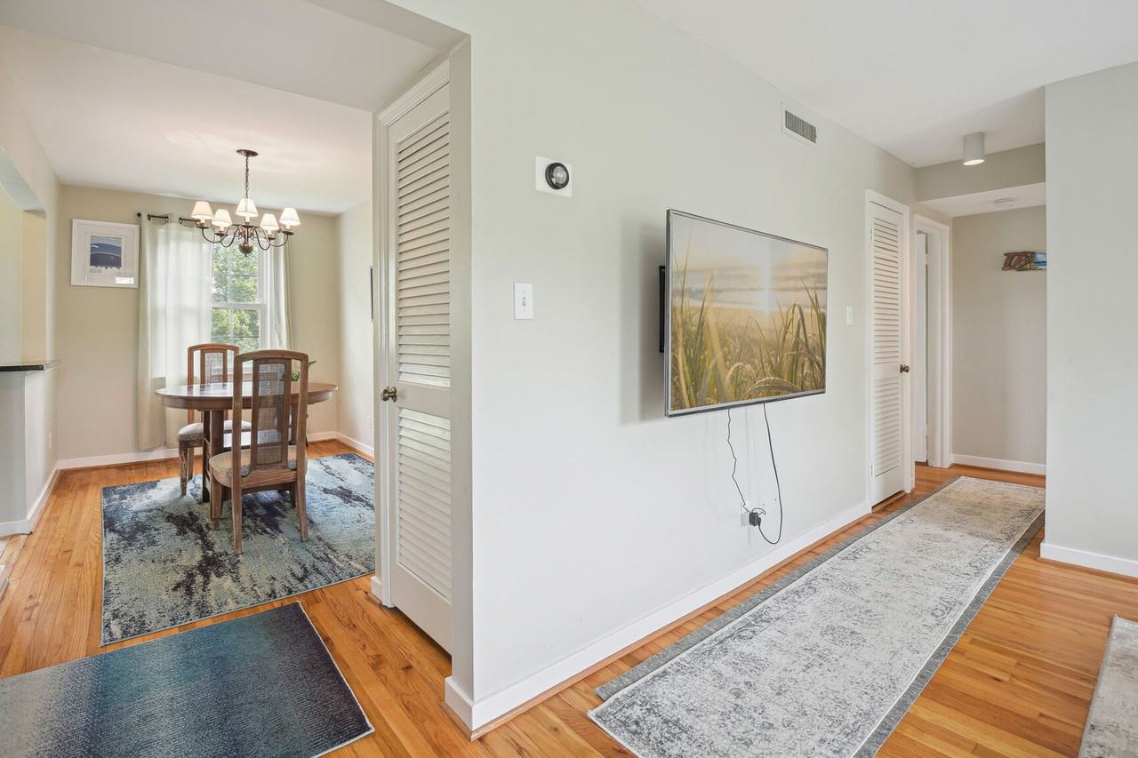 2202 Washington Ave #302 - Photo 6 of 27