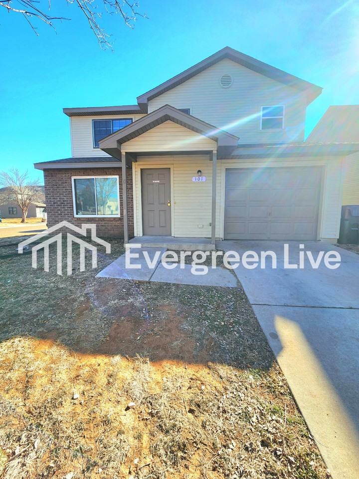 101 Raven Dr - Photo 2 of 3