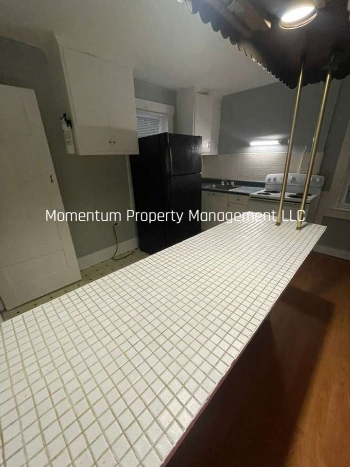 8406 N Brooks St #C - Photo 3 of 13