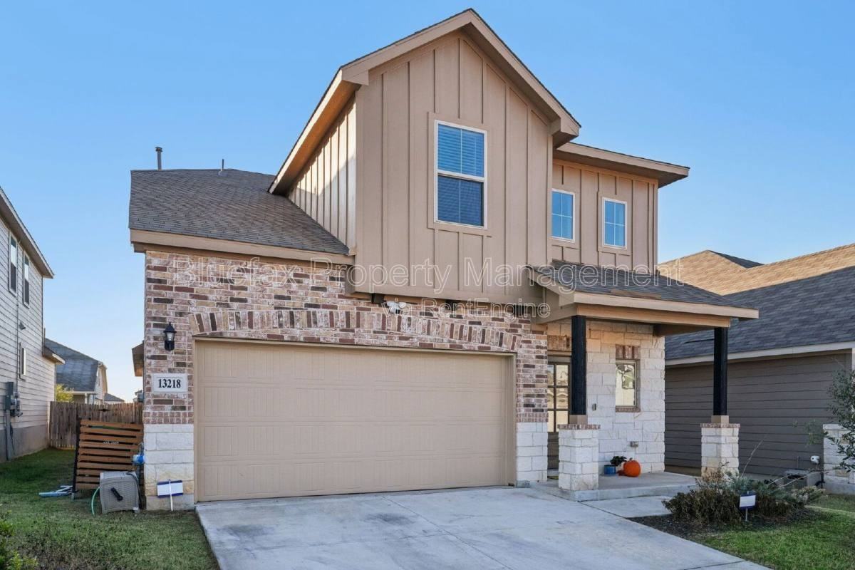 13218 Chanute Field Dr - Photo 2 of 10