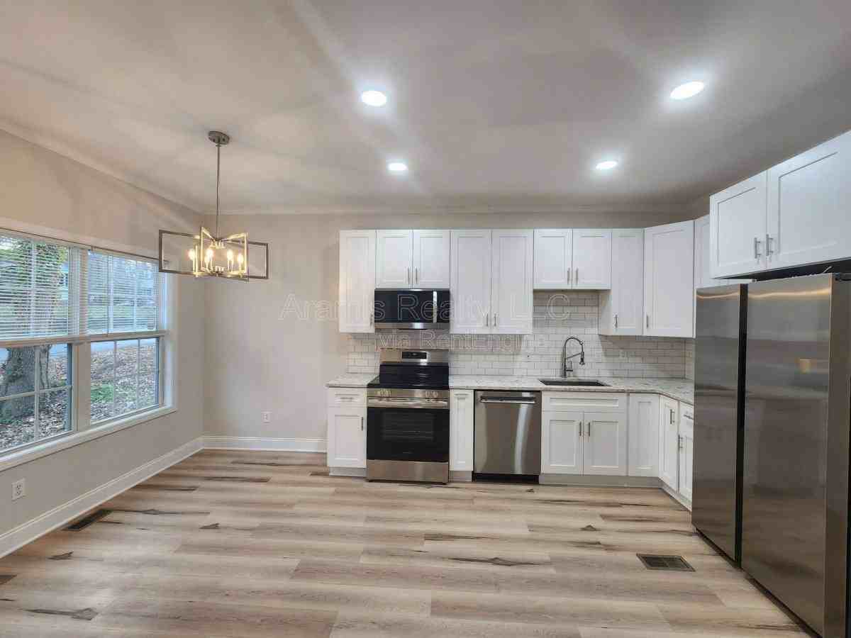 75 Johnson Rd Nw - Photo 3 of 10