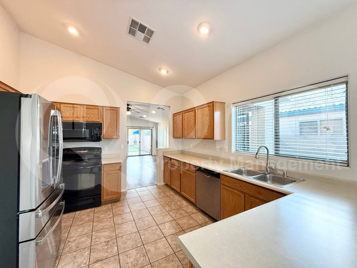 1355 E Cottonwood Rd - Photo 3 of 10