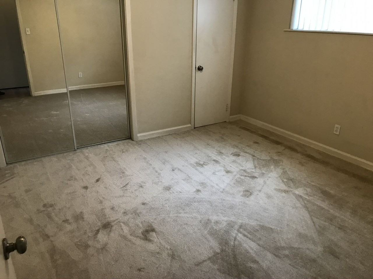 219 E. St. John Street - Photo 5 of 11