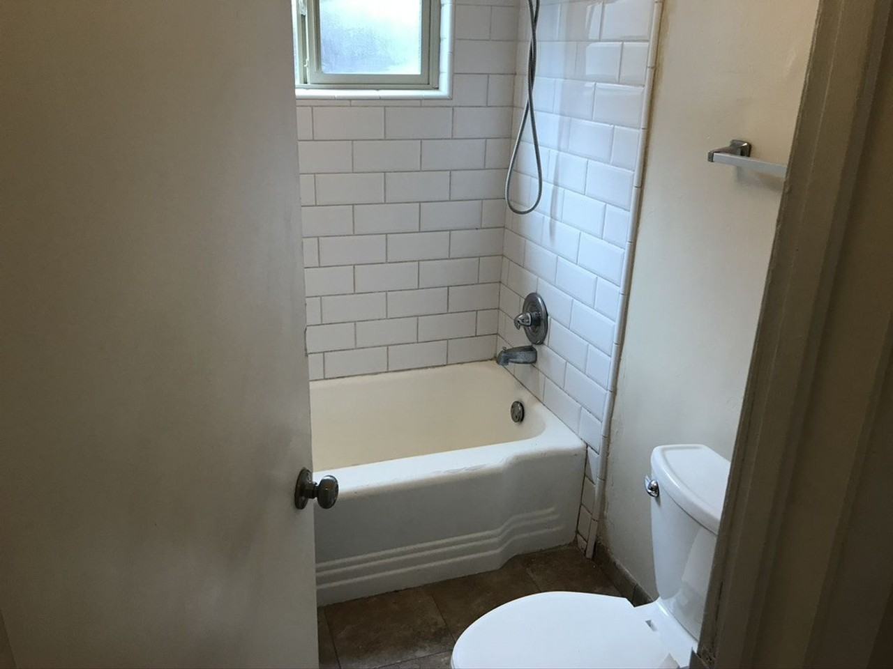 219 E. St. John Street - Photo 6 of 11