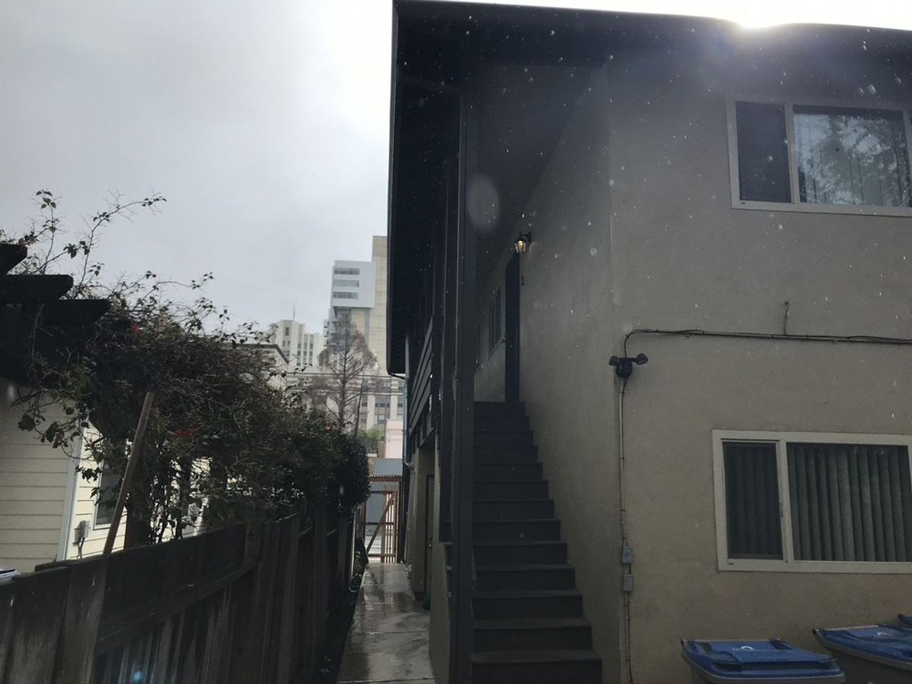 219 E. St. John Street - Photo 7 of 11