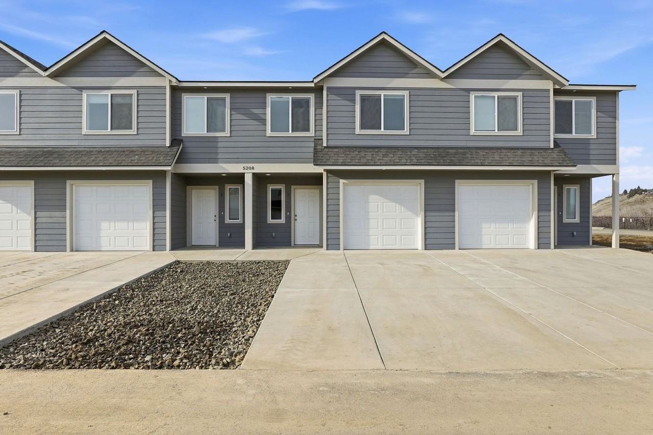 Apple Valley Town Homes - Photo 3 of 50