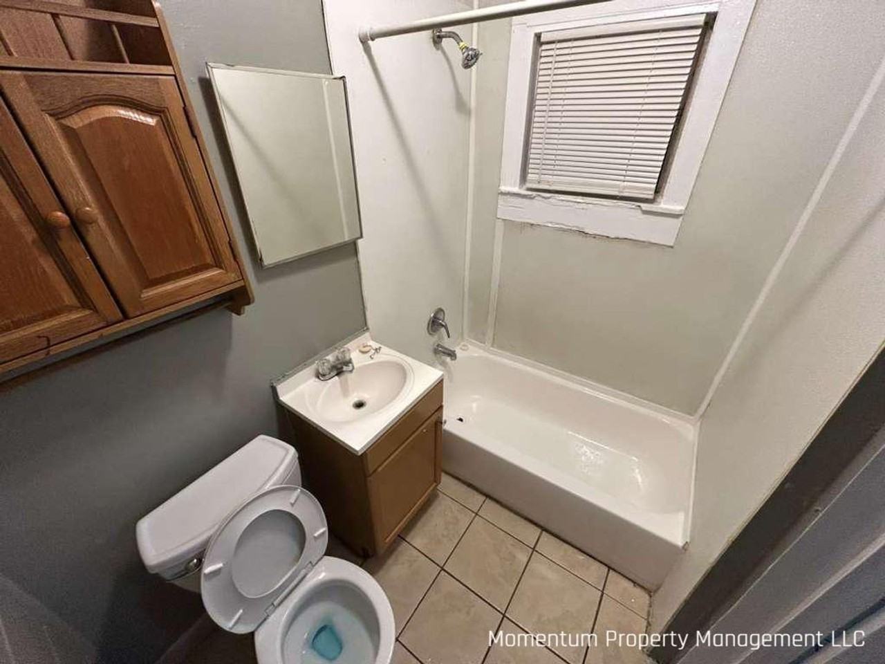 1120 Austin St - Photo 7 of 8