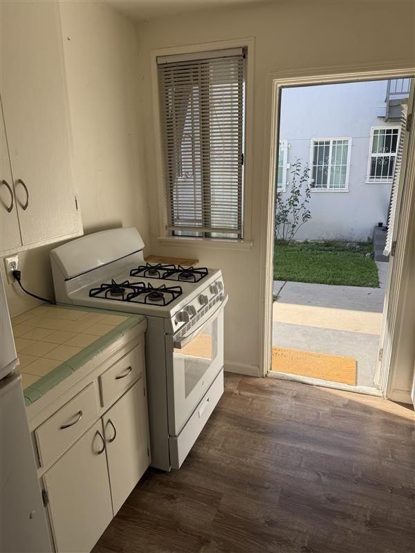 3477 Carmona Ave - Photo 2 of 25