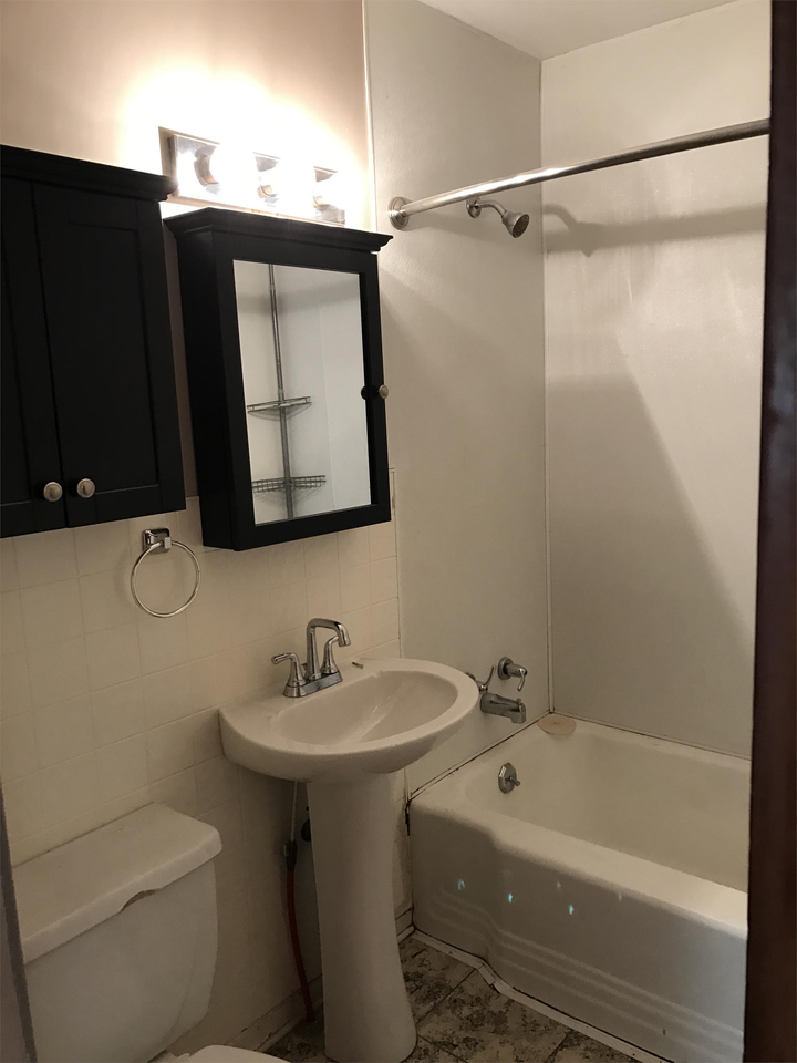 2212 E Ward St - Photo 4 of 10