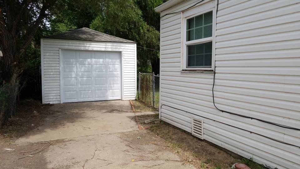 2212 E Ward St - Photo 7 of 10