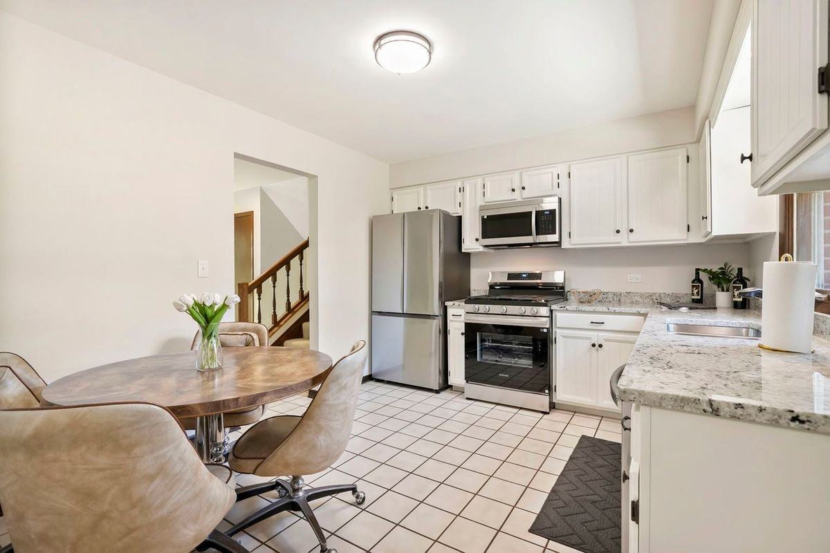 1210 S Douglas Ave - Photo 4 of 7