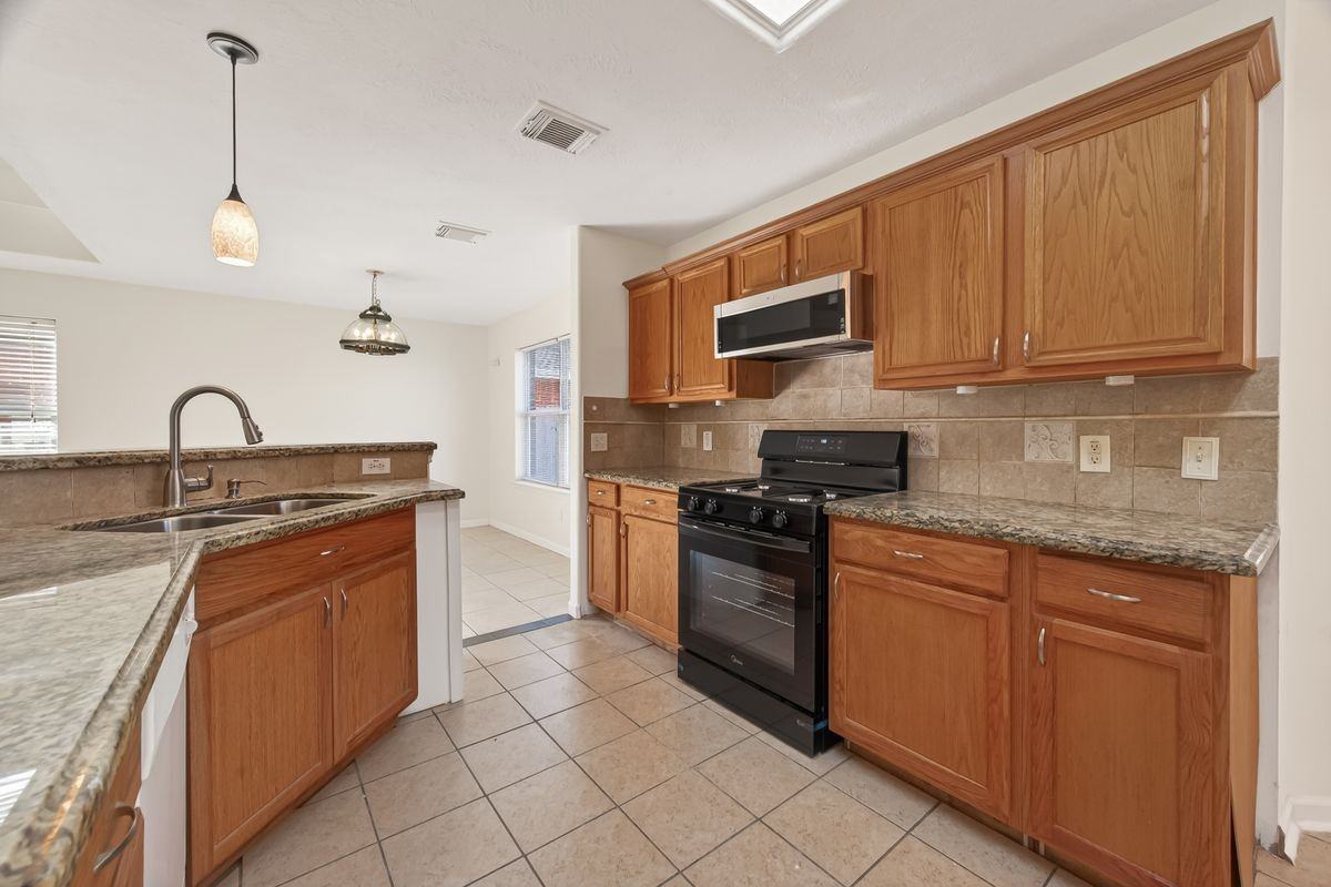 2883 Lost Cove Ct - Photo 6 of 13