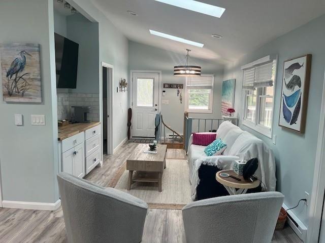 36 Burnham St - Photo 3 of 14