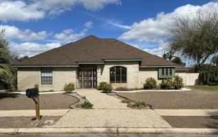 featured image of 121 E Jonquil Ave