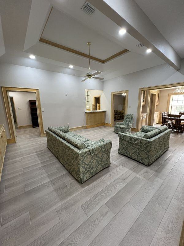 121 E Jonquil Ave - Photo 5 of 29