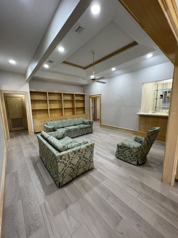 121 E Jonquil Ave - Photo 6 of 29