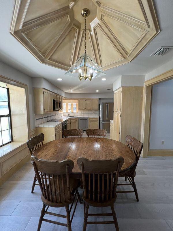 121 E Jonquil Ave - Photo 7 of 29