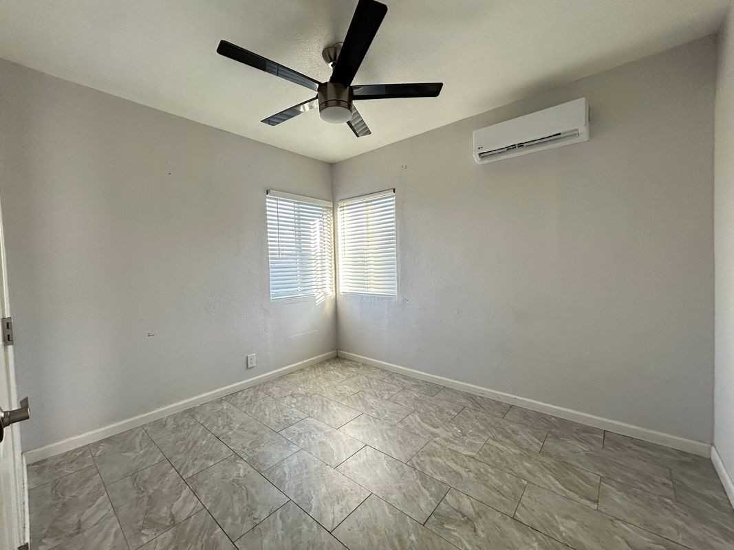 19790 Cooper Rd - Photo 3 of 6