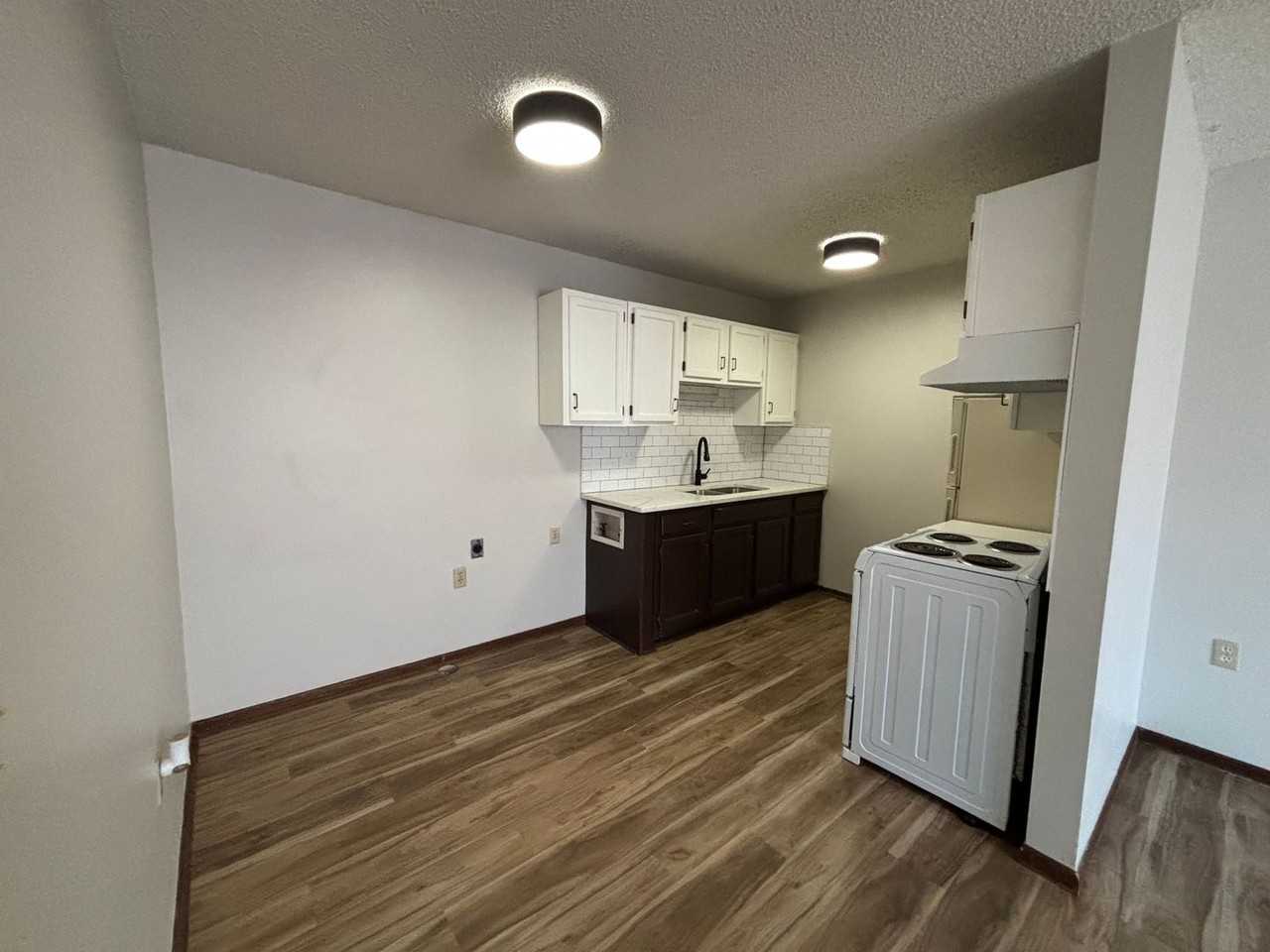 2619 W. 15th St. N. - Photo 3 of 12