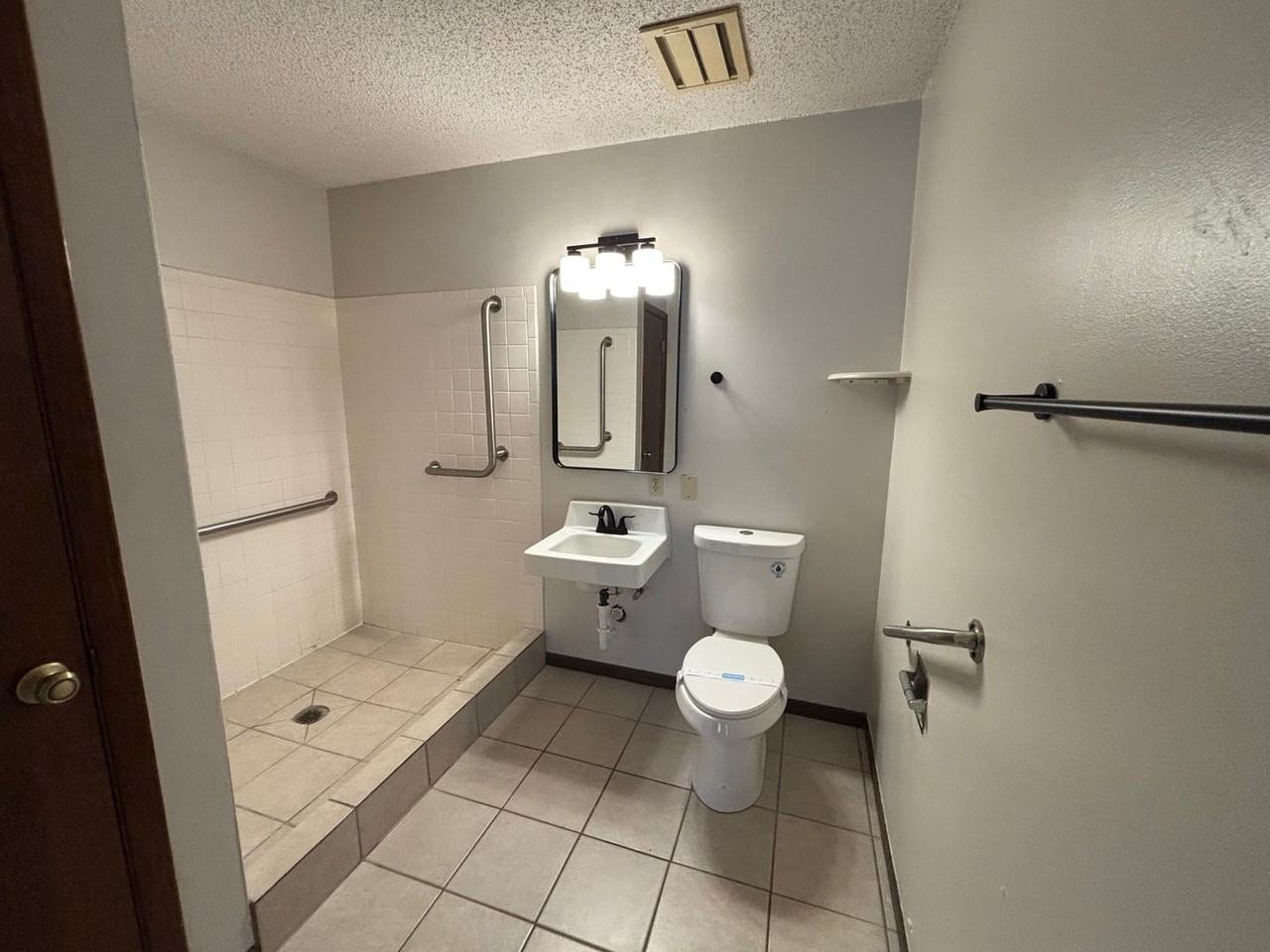 2619 W. 15th St. N. - Photo 4 of 12