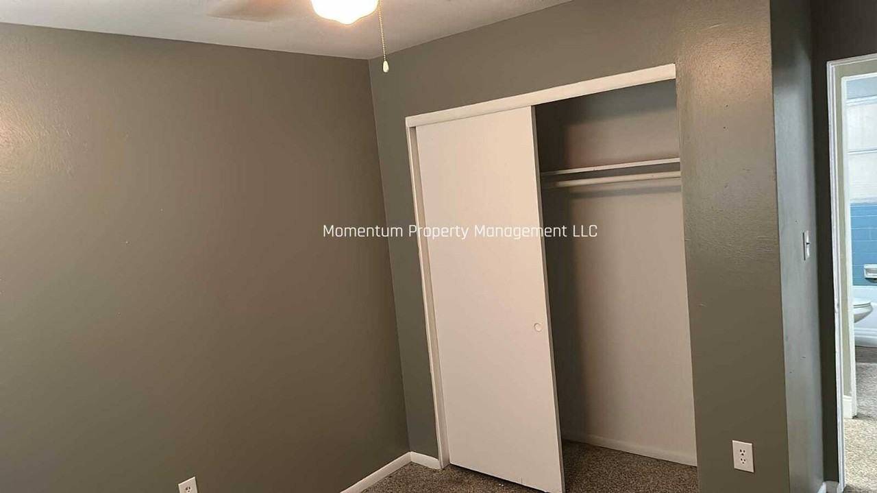 1911 24th St - Photo 3 of 13