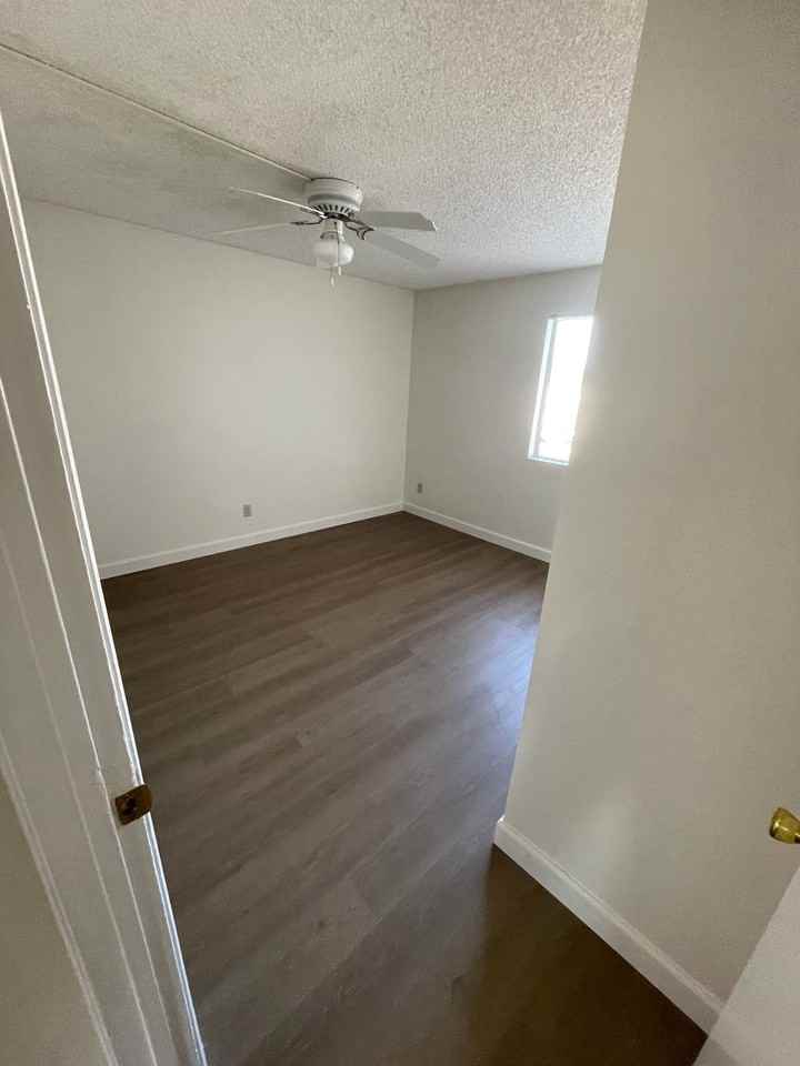 Amber Woods - Photo 4 of 12