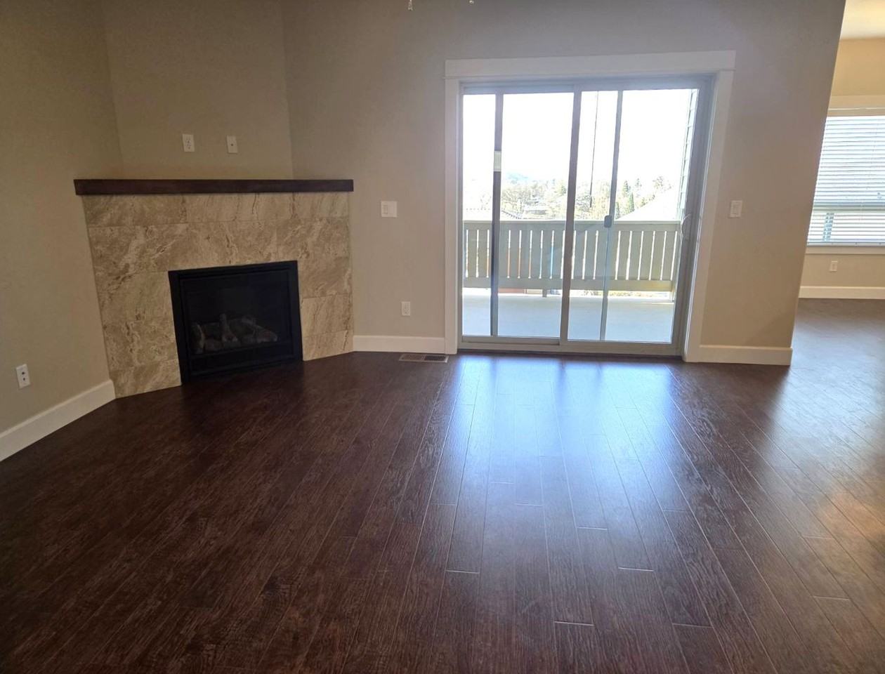 955 Camelot Dr - Photo 5 of 20
