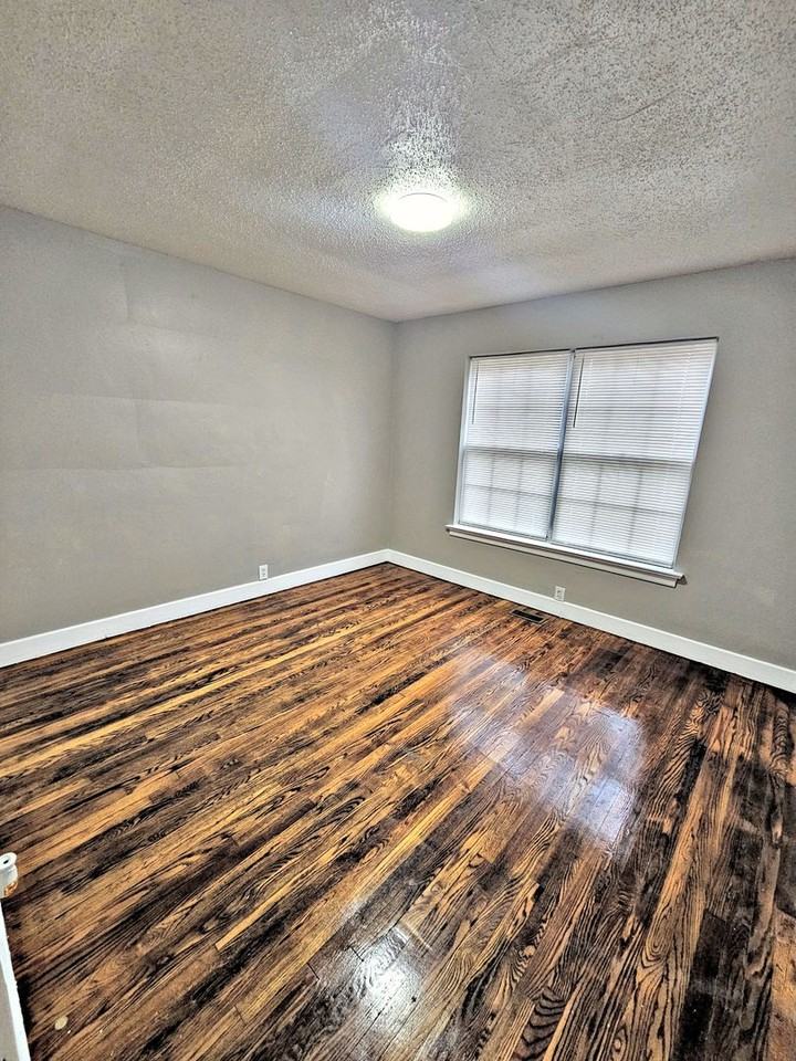 (RCH-1) Grant Street Apartments - Photo 4 of 13