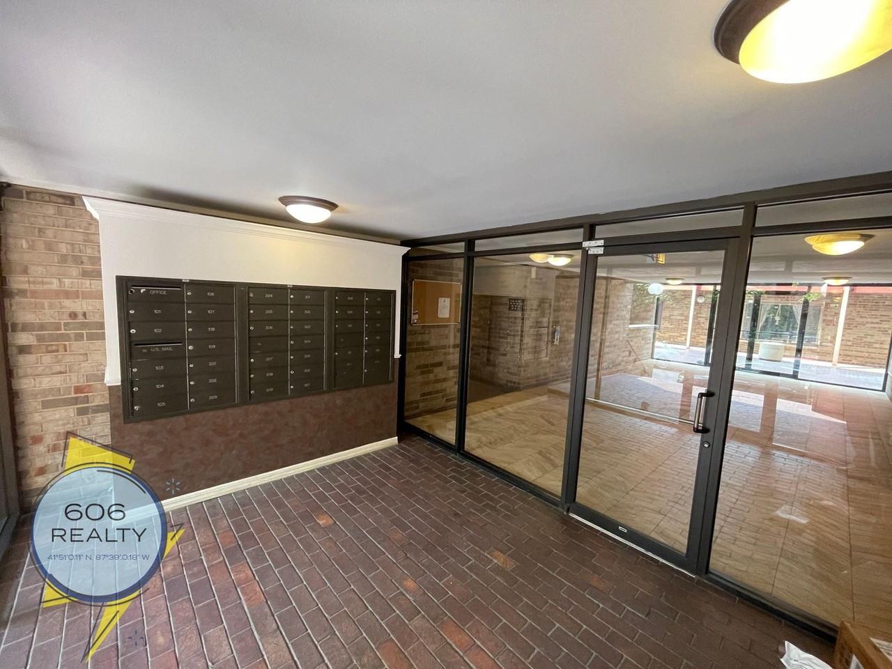 Buena Park Apts Available! - Photo 2 of 18