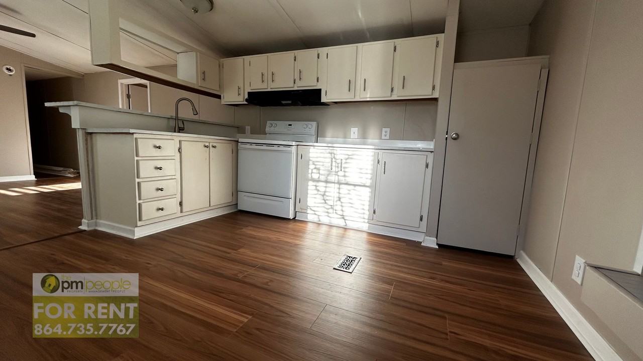 745 Country Club Rd - Photo 3 of 18