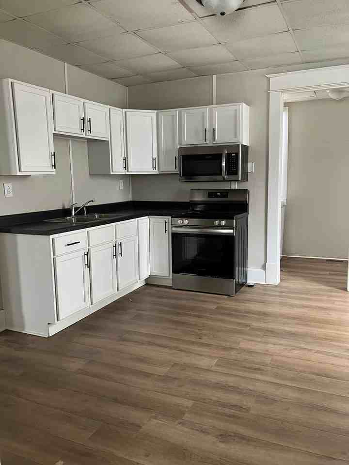 624 2nd Ave - Photo 3 of 16