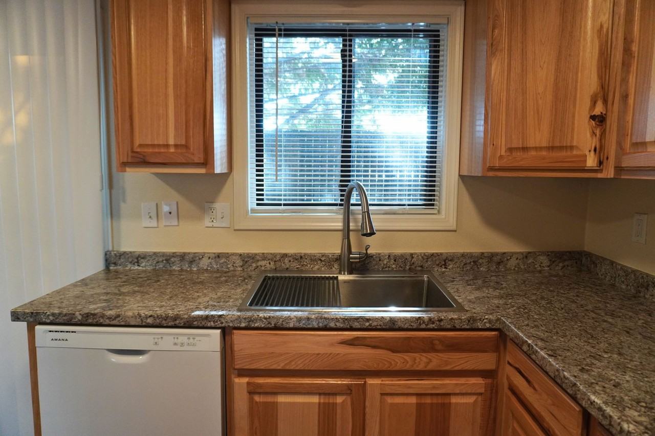 542-Catron Court - Photo 7 of 29