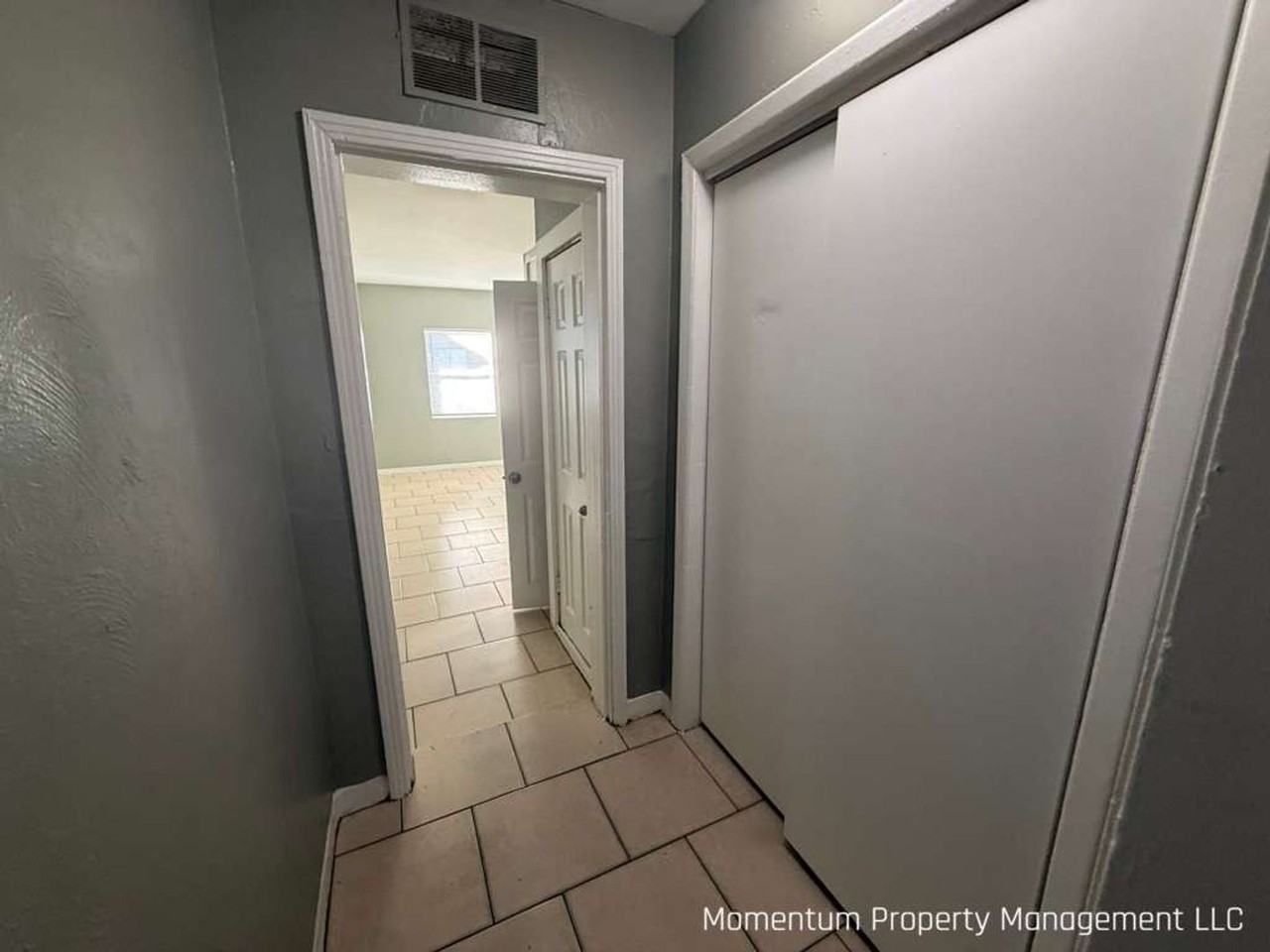 2909 N 17th St - Photo 6 of 10