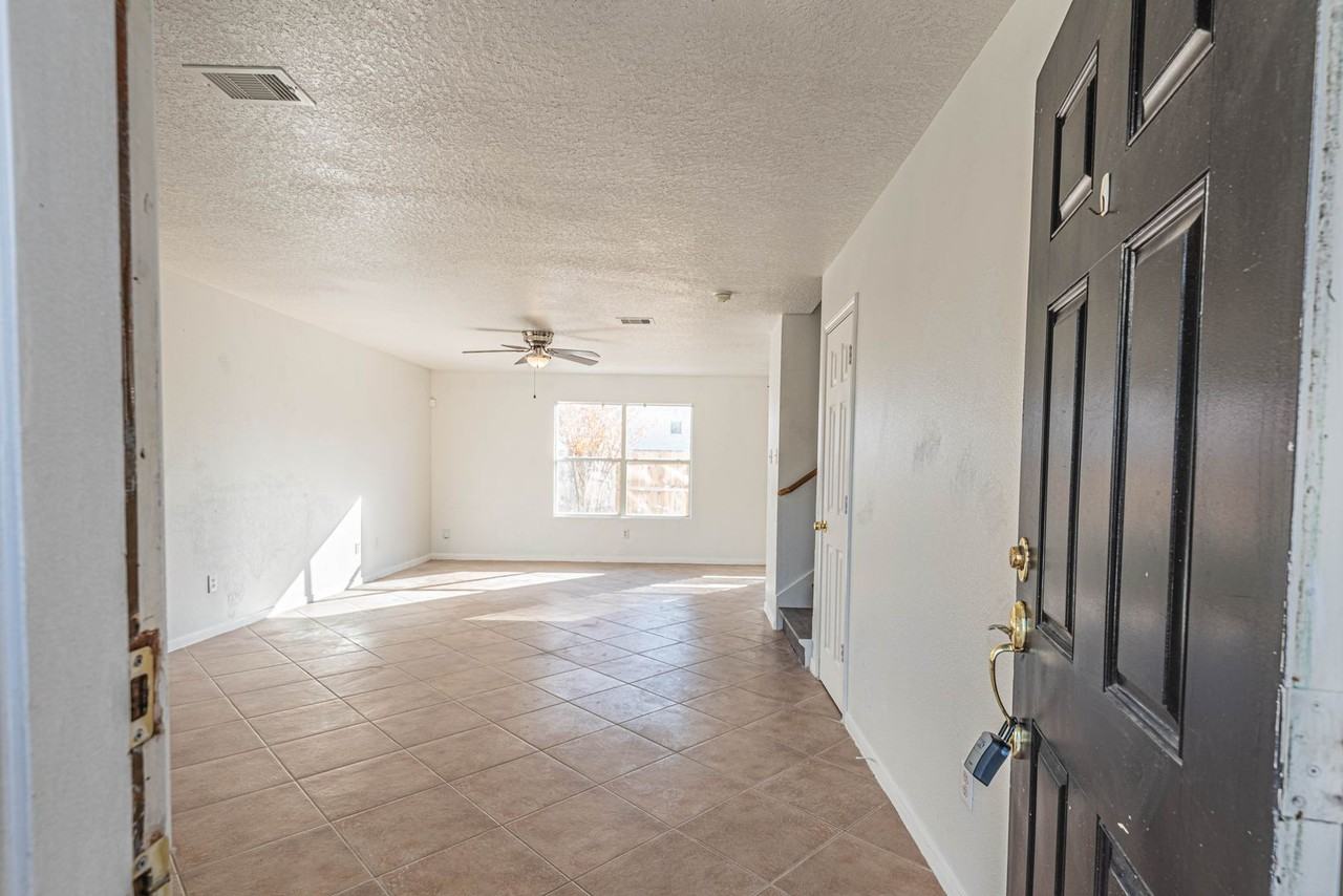 19507 Narcissus Brook Ln - Photo 2 of 21