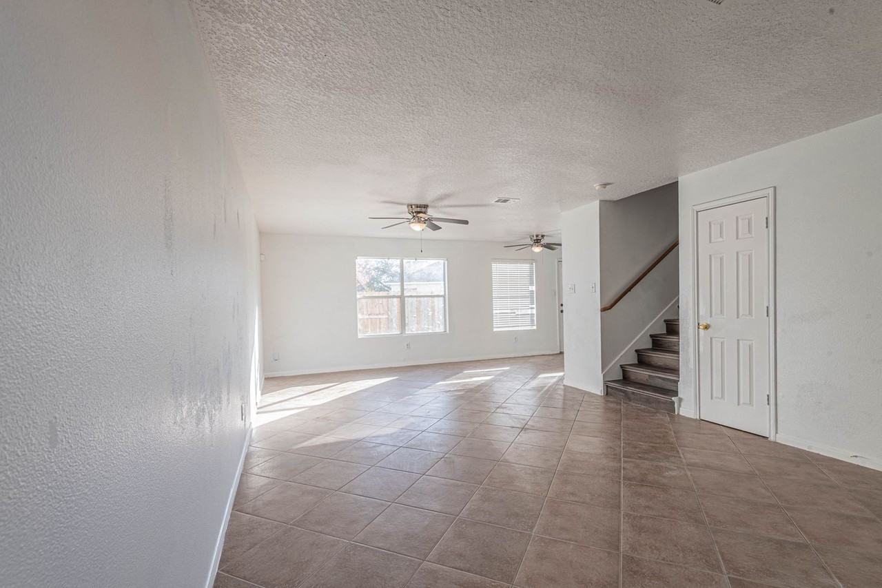 19507 Narcissus Brook Ln - Photo 3 of 21