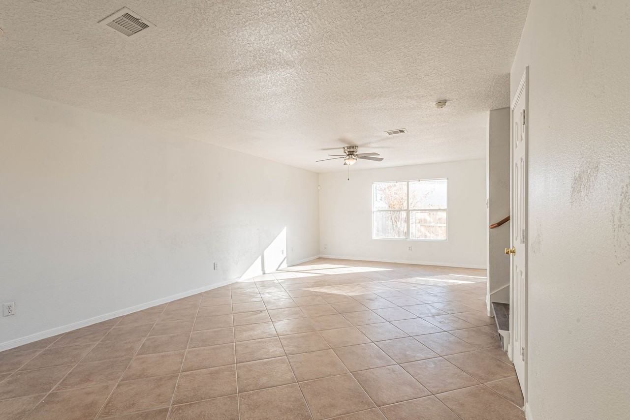 19507 Narcissus Brook Ln - Photo 4 of 21