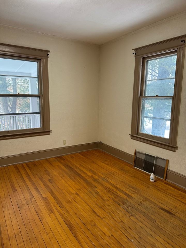 1639 Holland Ave #4 - Photo 2 of 11