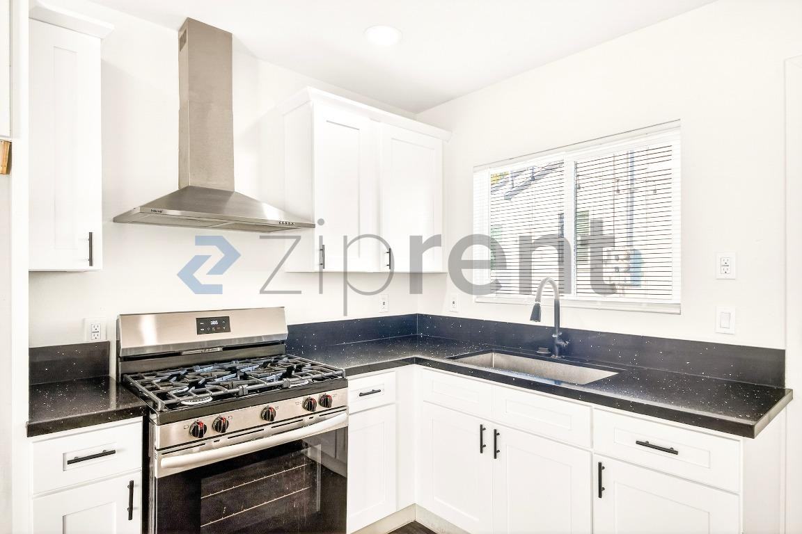 3300 Wisconsin Ave #B - Photo 5 of 12