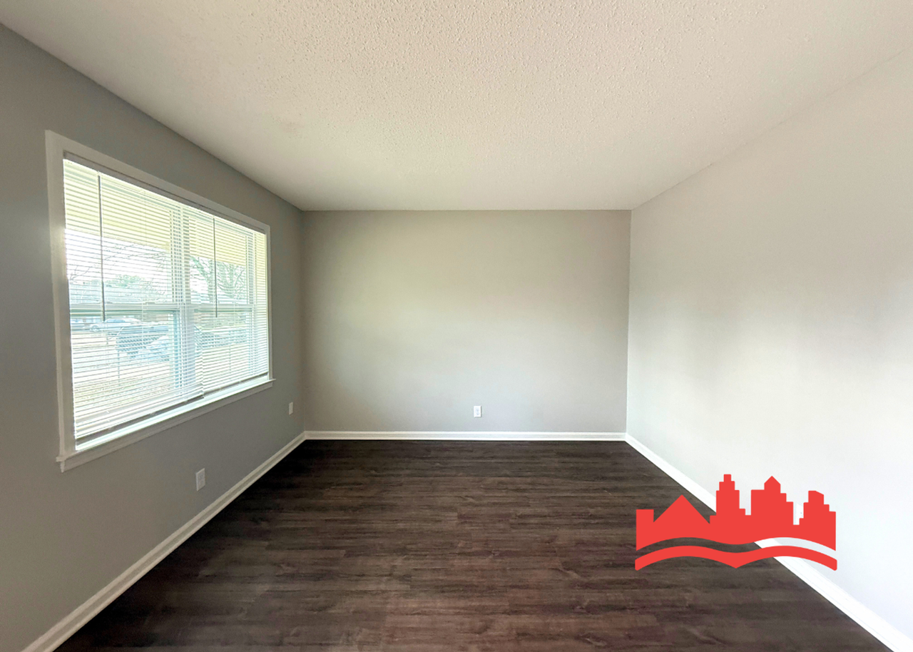 4134 Parkchester Ave - Photo 5 of 16