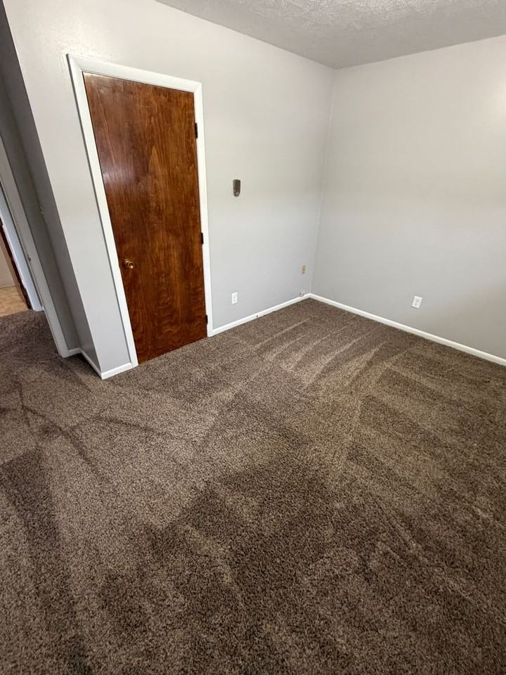 815 Colony Apts - Photo 4 of 23