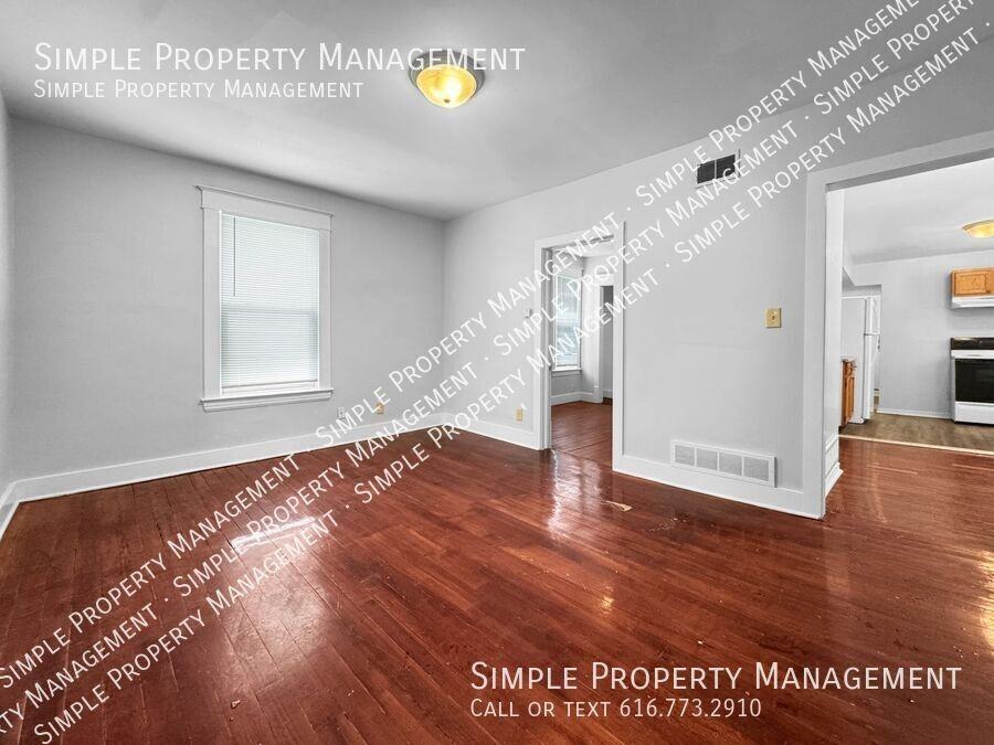 1008 Baxter St Se #2 - Photo 2 of 15