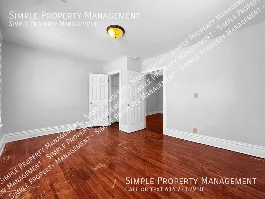 1008 Baxter St Se #2 - Photo 4 of 15