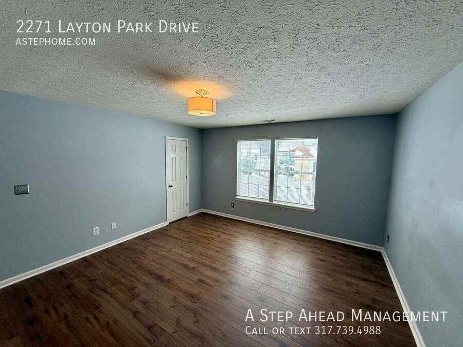 2271 Layton Park Dr - Photo 3 of 20