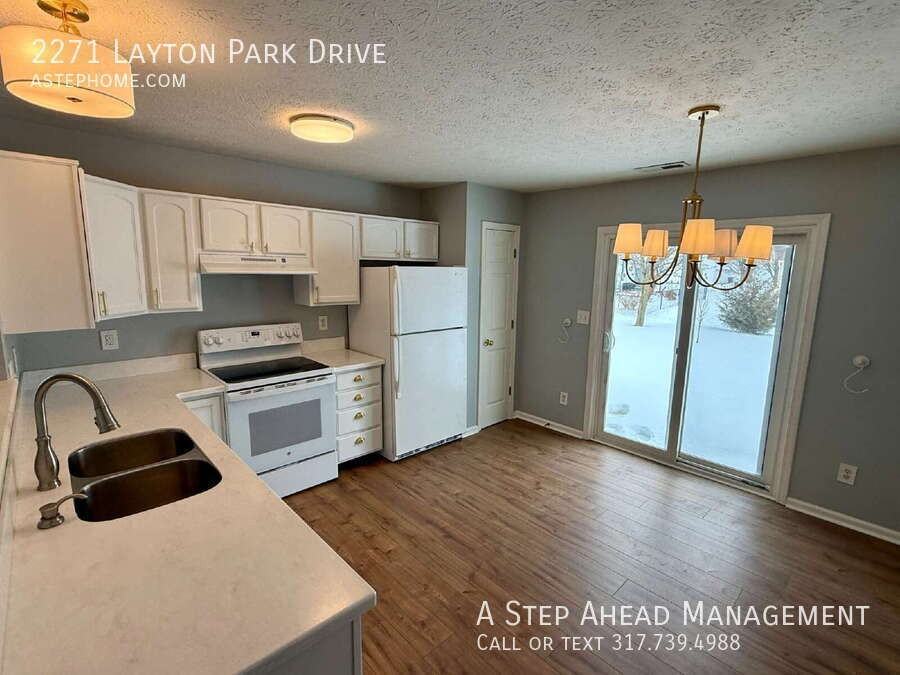 2271 Layton Park Dr - Photo 4 of 20