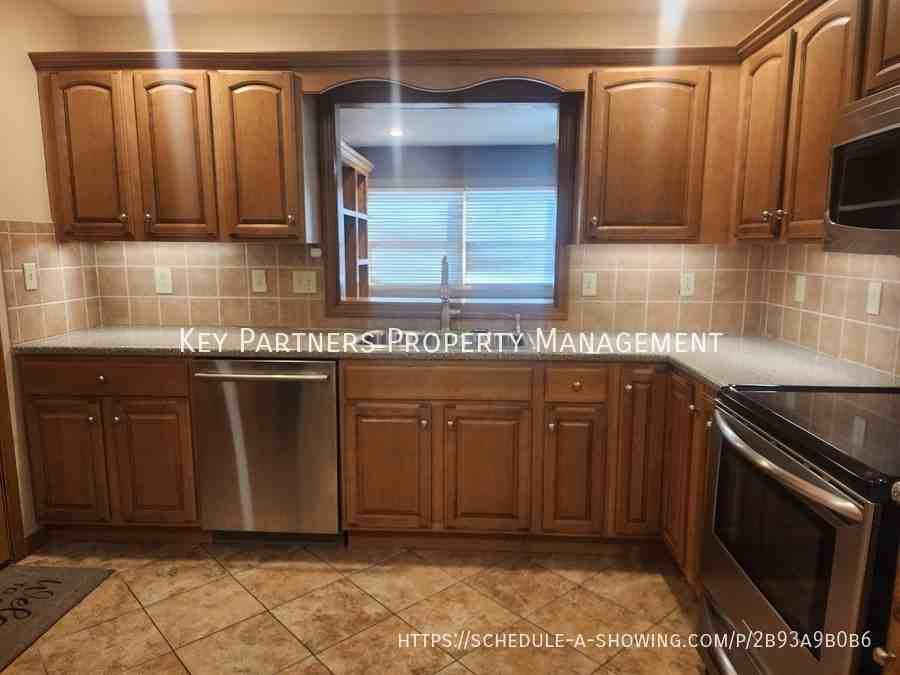 7701 Roe Ave - Photo 6 of 21