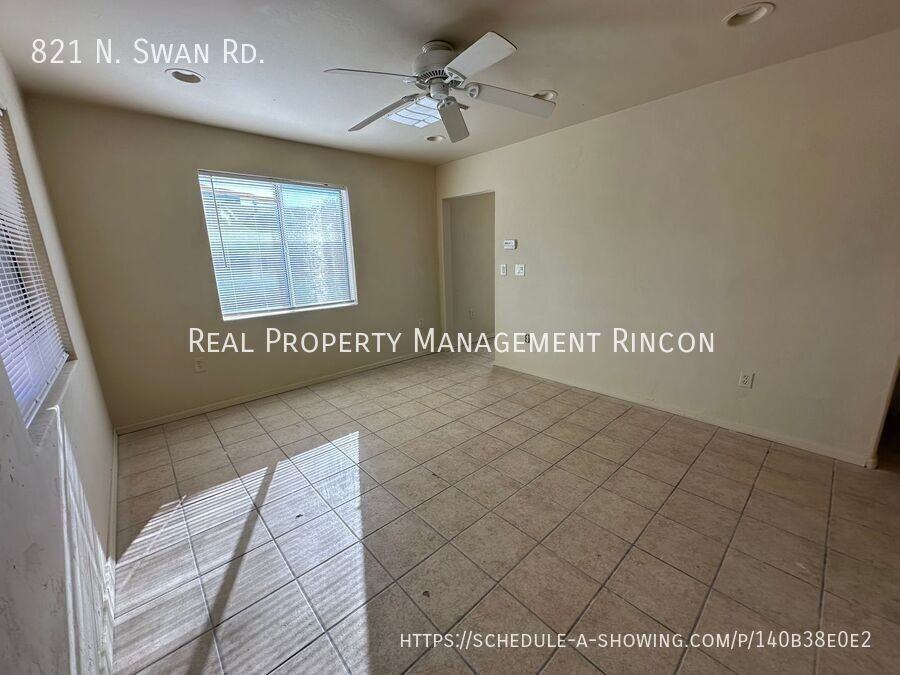 821 N Swan Rd - Photo 3 of 7