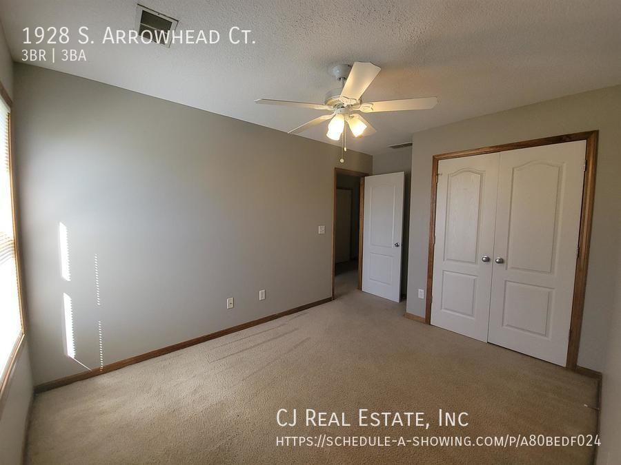 1928 S Arrowhead Ct - Photo 7 of 11