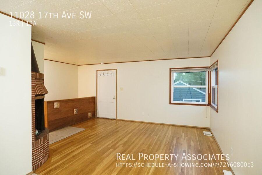 11028 17th Ave Sw - Photo 3 of 19